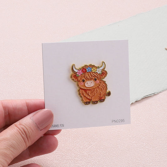 PN0395 Highland Cow pin