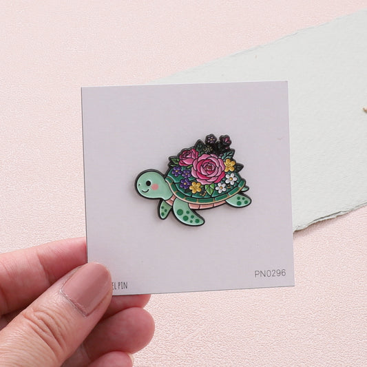 PN0396 Turtle with flowers