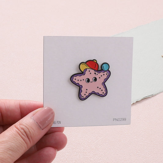 PN0399 Starfish with baseball cap