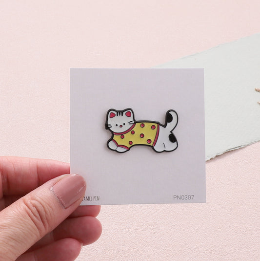 PN0407 Cat in yellow spotty jumper