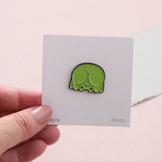 PN0423 Frog bent over