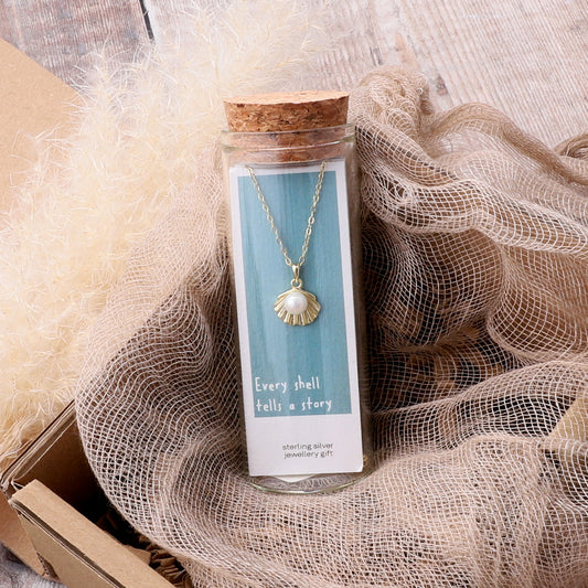 NT1020 Gold Shell with pearl necklace
