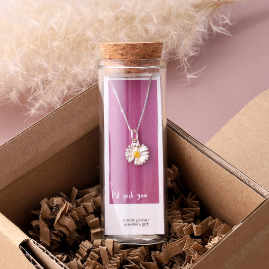 NT0107 I'D PICK YOU Gold Centre Daisy Necklace