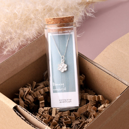 NT0110 'Blooming Wonderful' Six Petal Flower Necklace Silver