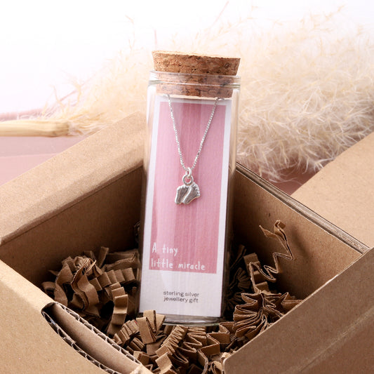 NT032 'A tiny little miracle' Little feet Silver necklace