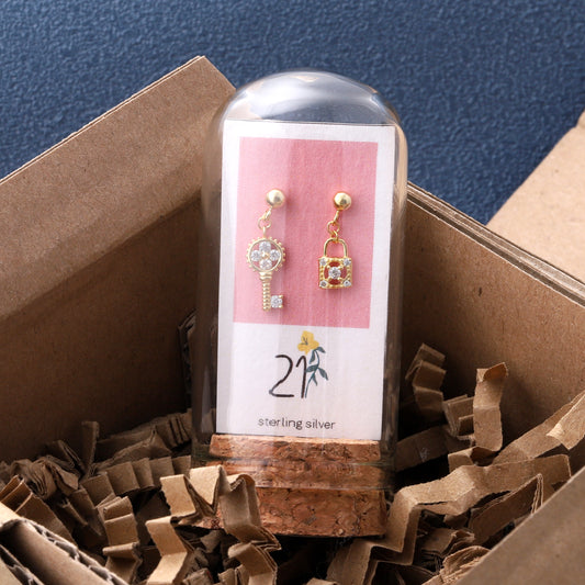 TT61019/TT61020 21st Key And Lock Earrings Silver & Gold
