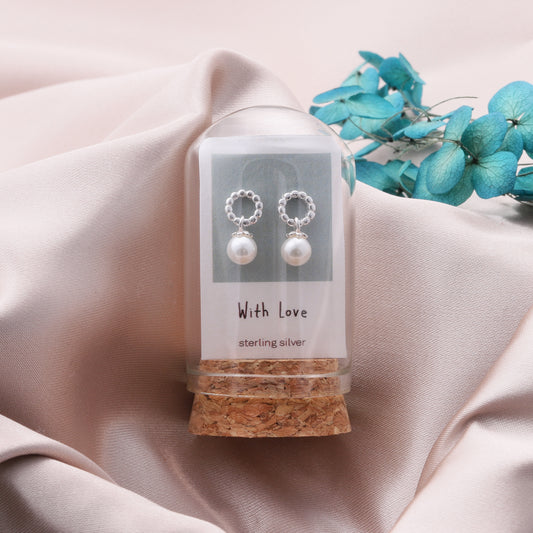 TT50036 With love pearl and circle earrings in a bottle