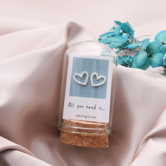 TT50042 All you need is ...heart earrings