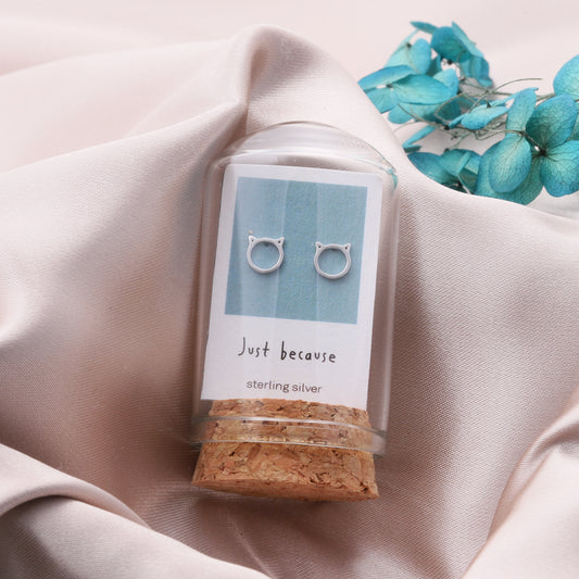 TT50082/TT50083 'Just because' circle with cat ears earrings