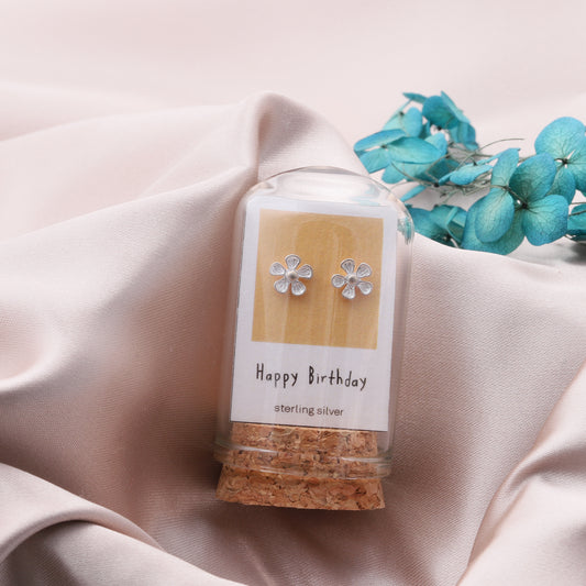 TT50098 'Happy birthday' BUTTERCUP flower earrings