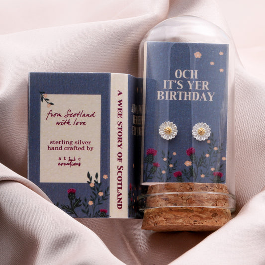 SC019 OCH, IT'S YOUR BIRTHDAY with mini daisy flower earrings