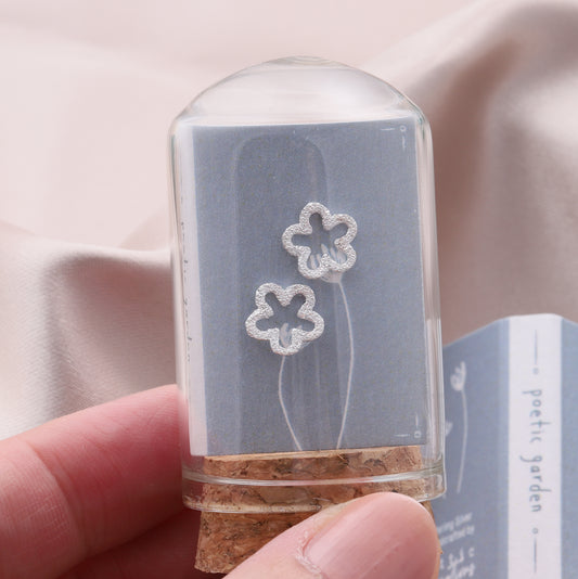 TT55014 Buttercup earrings cut-out design
