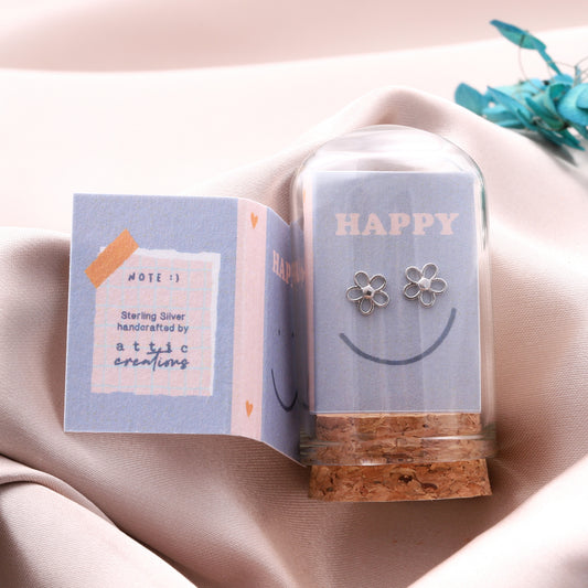 TT57051 LITTLE NOTE HAPPY cutout flower earrings SILVER