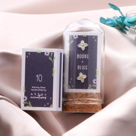 TT8410 "BOOKS = BLISS" Four petal small stamen flower Earrings