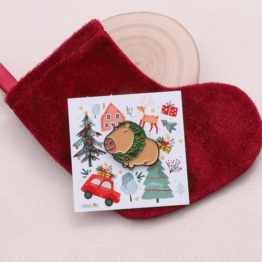 PN0347 'CAPPI CHRISTMAS' CAPYBARA WITH GREEN WREATH