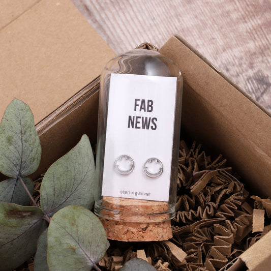 TT65011/12 "Fab News" Smiley face