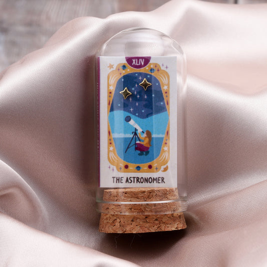 TT71045 THE ASTRONOMER Little gold north star earrings