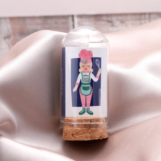 TT72017 KINFOLK Pink Baker Tiny crystal heart earrings