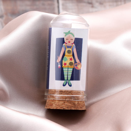 TT72023 KINFOLK Green scarf Painter with Simple circle earrings