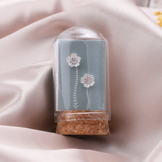 TT55057 Delicate petal flower earrings