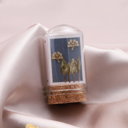 TT52063 Gold tree earrings with crystal details