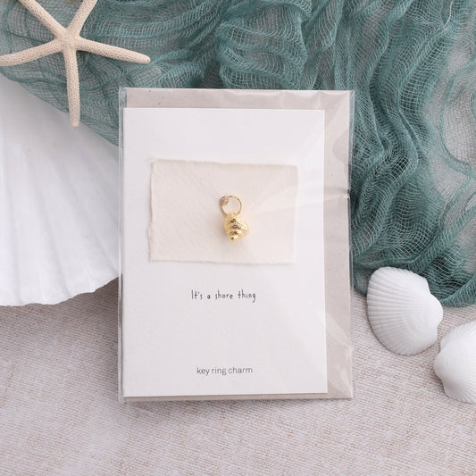 GCC003 "It's a shore thing" Large shell charm on card