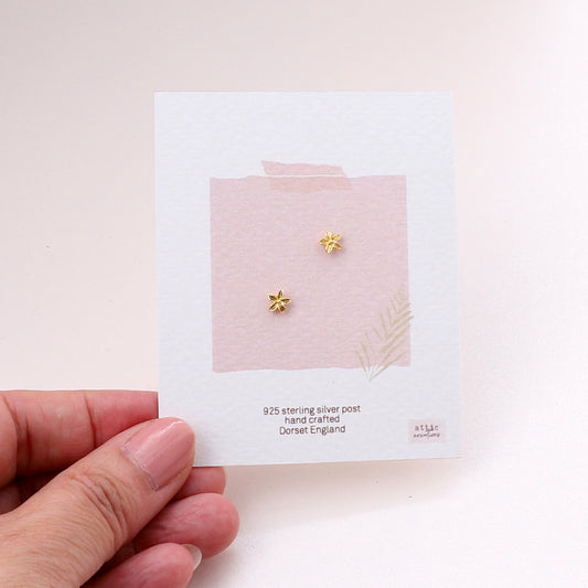ME216 Gold little flower earrings