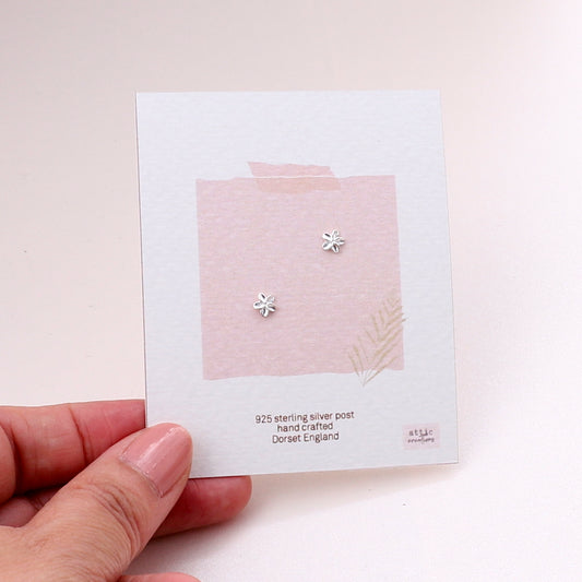 ME213 Silver little flower earrings