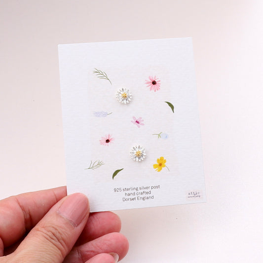 ME200 Daisy flower earrings