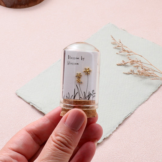 TT51097 BLOSSOM BY BLOSSOM Asymmetric flower earrings /GOLD